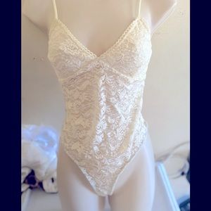 New lace bodysuit